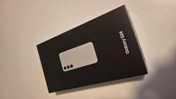 Samsung Galaxy S24 Marble Grey met 256GB beschikbaar voor biedingen