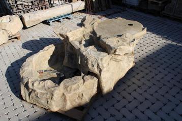 Imitatie rotsfontein, 12 stopcontacten voor waterlampen beschikbaar voor biedingen