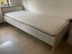 Eenpersoonsbed met lattenbodem en nieuwe matras, Huis en Inrichting, Ophalen, Zo goed als nieuw