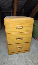 Massief houten kastje met schuiven., Huis en Inrichting, Kasten | Ladekasten, Ophalen, Gebruikt