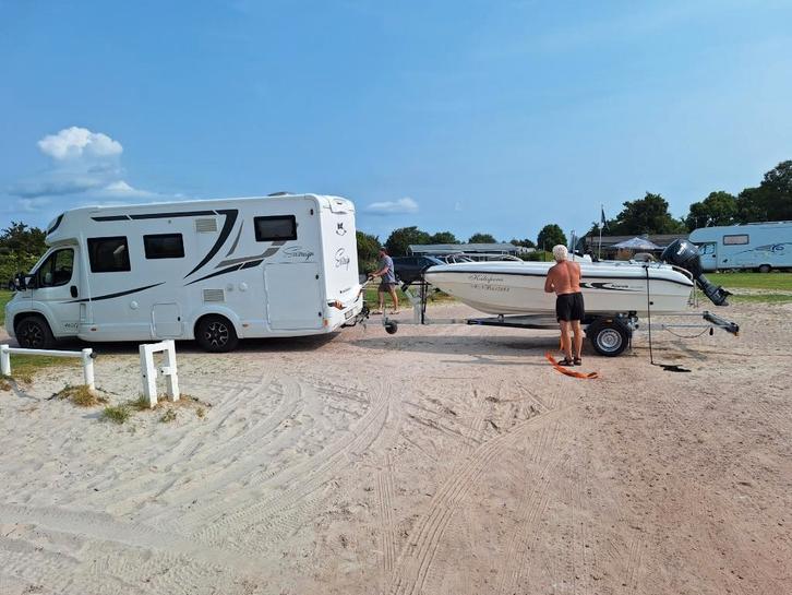 Motorboot Karel, Watersport en Boten, Motorboten en Motorjachten, Zo goed als nieuw, Polyester, Tot 6 meter, Benzine, Buitenboordmotor