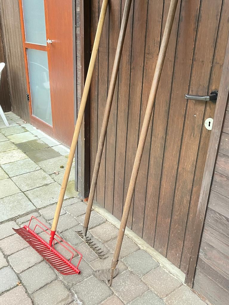 tuinhark (5€) en grote gazonhark (20€), Tuin en Terras, Ophalen