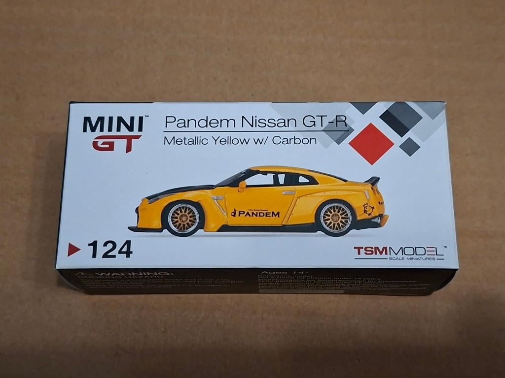 MiniGT #124 metallic yellow Nissan GT-R, Enlèvement ou Envoi, Comme neuf, Voiture