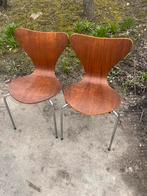 Répliques de chaises Fritz Hansen (des années 60), Enlèvement