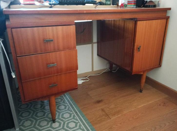 Bureau vintage scandinave, Huis en Inrichting, Bureaus, Gebruikt, Computerbureau, Scandinavisch, Hout, Bruin, Met lades, Opbergruimte