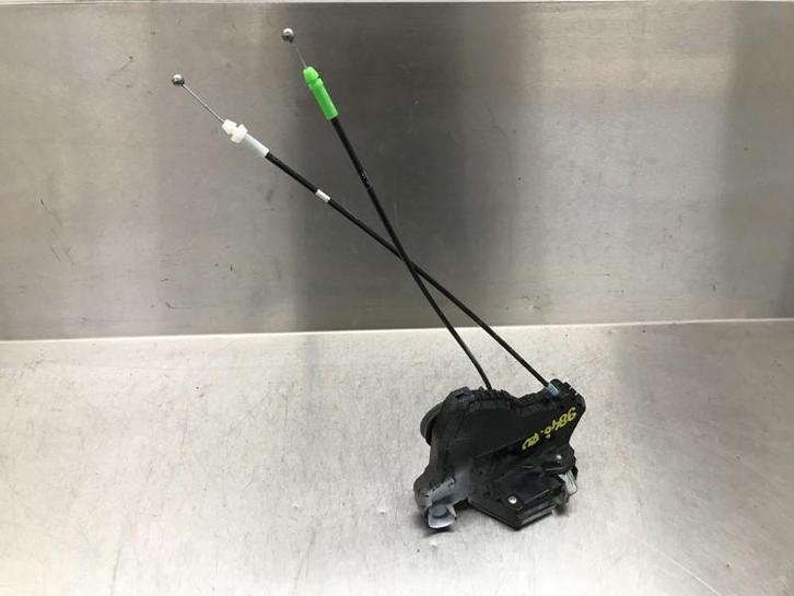 SERRURE DE PORTE RODS AVANT DROIT Toyota Urban Cruiser, Autos : Pièces & Accessoires, Autres pièces automobiles, Toyota, Utilisé