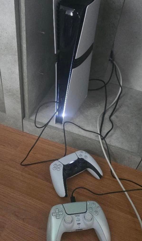 Ps5 pro 2TB, 2 controllers, Gebruikt, PlayStation 5, Ophalen of Verzenden, Controller