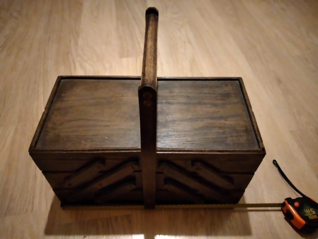 boite à couture en bois brune, Enlèvement