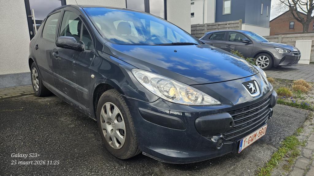 Peugeot 307 1.4benzine 122.000km model 2007, Autos, Peugeot, Achat, Carnet d'entretien, Particulier, Essence