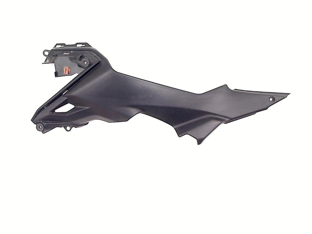 COUVERCLE DU RÉSERVOIR GAUCHE Z 650 2017- (Z650 ER650G-H), Dhr. S. di Majo, Utilisé, Info@cama-motorparts.nl, P.J. Troelstraweg 8 8
3144 CX  MAASSLUIS, NL