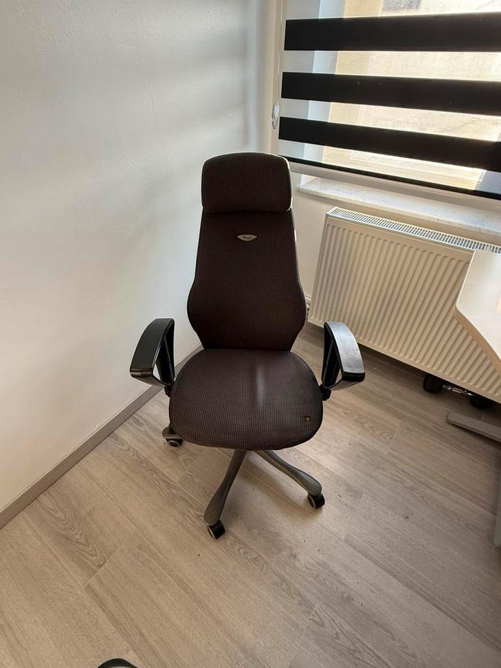 Comfortabele bureaustoel met wielen, Huis en Inrichting, Bureaustoelen, Zo goed als nieuw, Bureaustoel, Ophalen