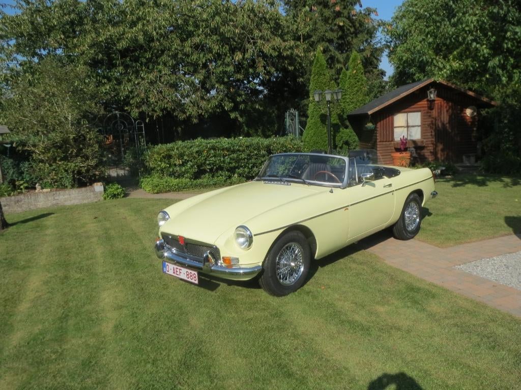 MGB cabrio 1978 met overdrive, Autos, Oldtimers & Ancêtres, Particulier, MG, Essence, Cabriolet, 2 portes, Boîte manuelle, Autres couleurs