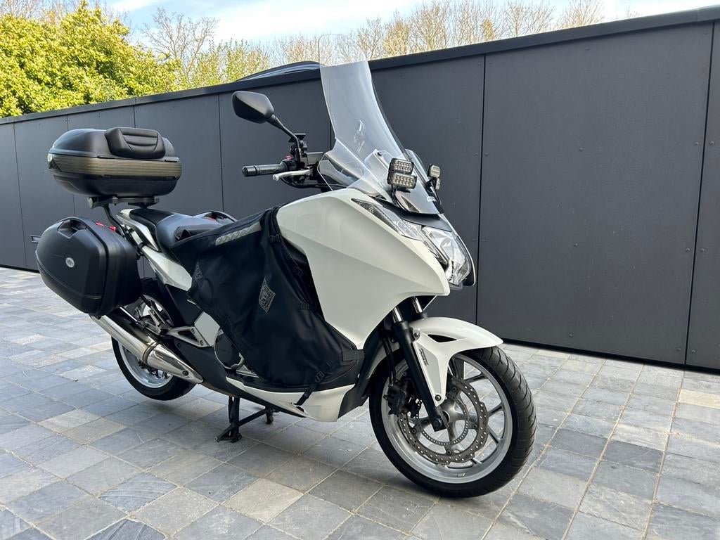 Honda Nc700 D Integra 2012 37K km, Motos, Motos | Honda, Particulier, Scooter, plus de 35 kW, 2 cylindres, Permis Moto A, Automatique