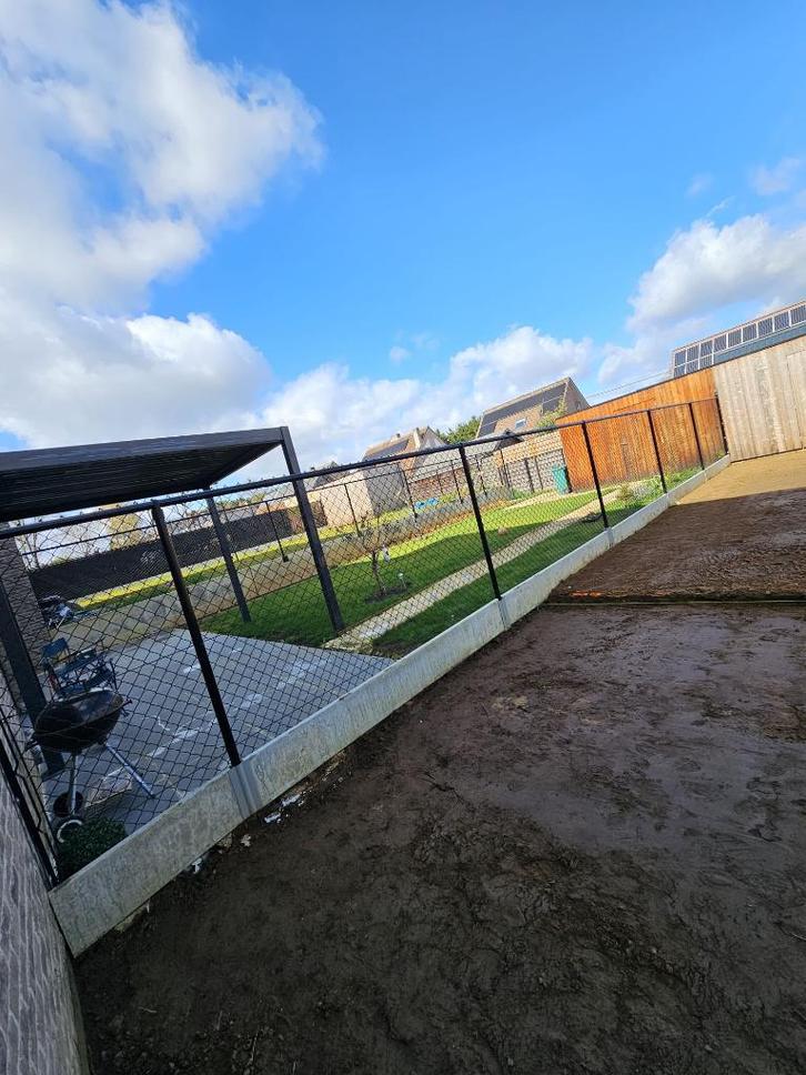 Draadafsluiting met betonnen platen te koop, Tuin en Terras, Tuinhekken en Hekwerk, Nieuw, Gaashekwerk, Aluminium, Ophalen