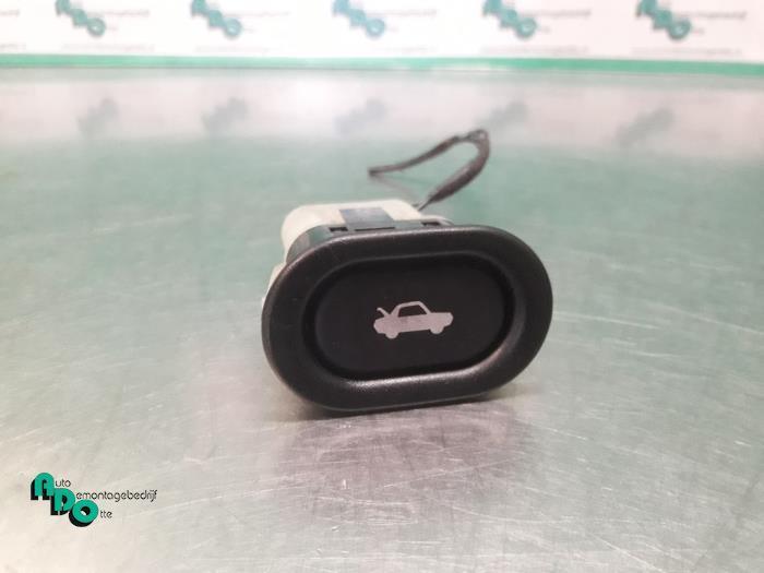 Tankklep Schakelaar van een Saab 9-3, Auto-onderdelen, Overige Auto-onderdelen, Saab, Gebruikt, 3 maanden garantie, Ophalen of Verzenden