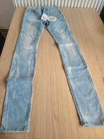 Winkelrestant – 73 nieuwe damesjeans 49R + schoenen en acces, Kleding | Dames, Spijkerbroeken en Jeans, Ophalen