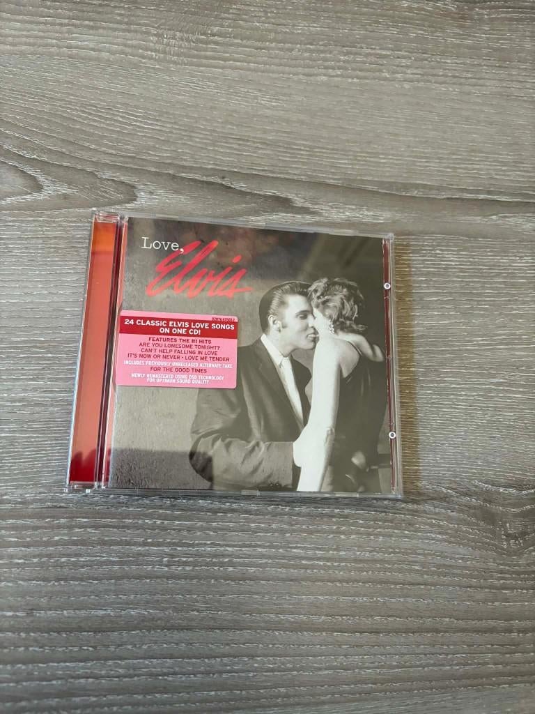 Elvis cd, love Elvis van Sony. mag weg voor slechts 5 euro., CD & DVD, CD | Rock, Enlèvement ou Envoi, Comme neuf, Rock and Roll