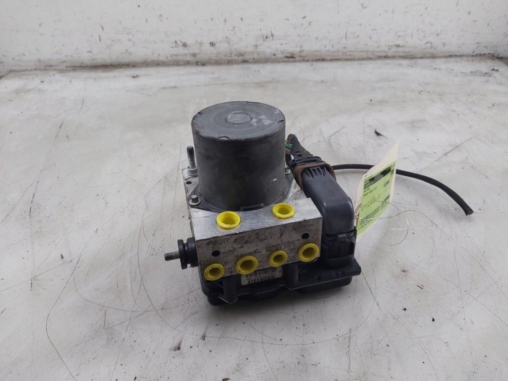 BLOC ABS (FREINS ANTI-BLOCAGE) Peugeot 5008 I (0A / 0E), Autos : Pièces & Accessoires, Robert Bosch AG, Utilisé, Robert-Bosch-Allee 1
74232  Abstatt, DE