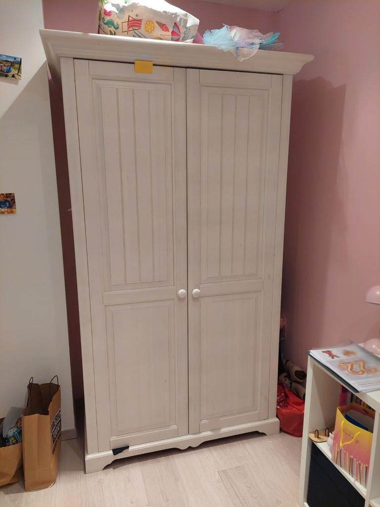 Garde robe enfant, Enlèvement