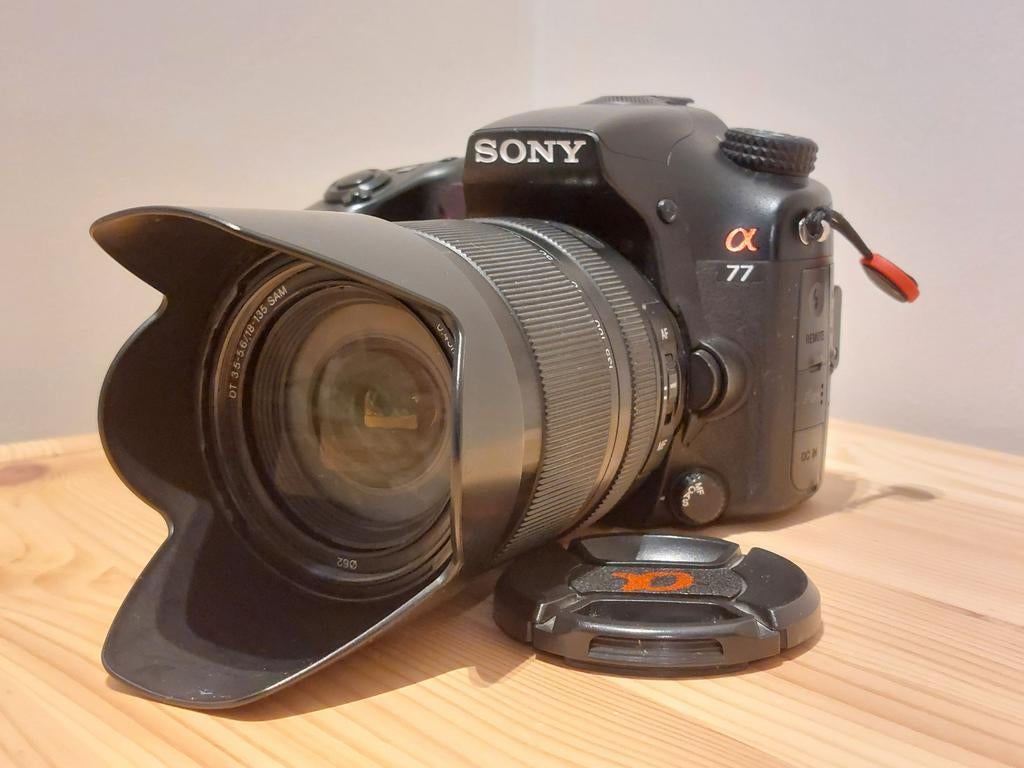 Sony A77 + lenzen: 18-135 + 50 - ideale kit voor starters, Audio, Tv en Foto, Fotocamera's Digitaal, Ophalen of Verzenden