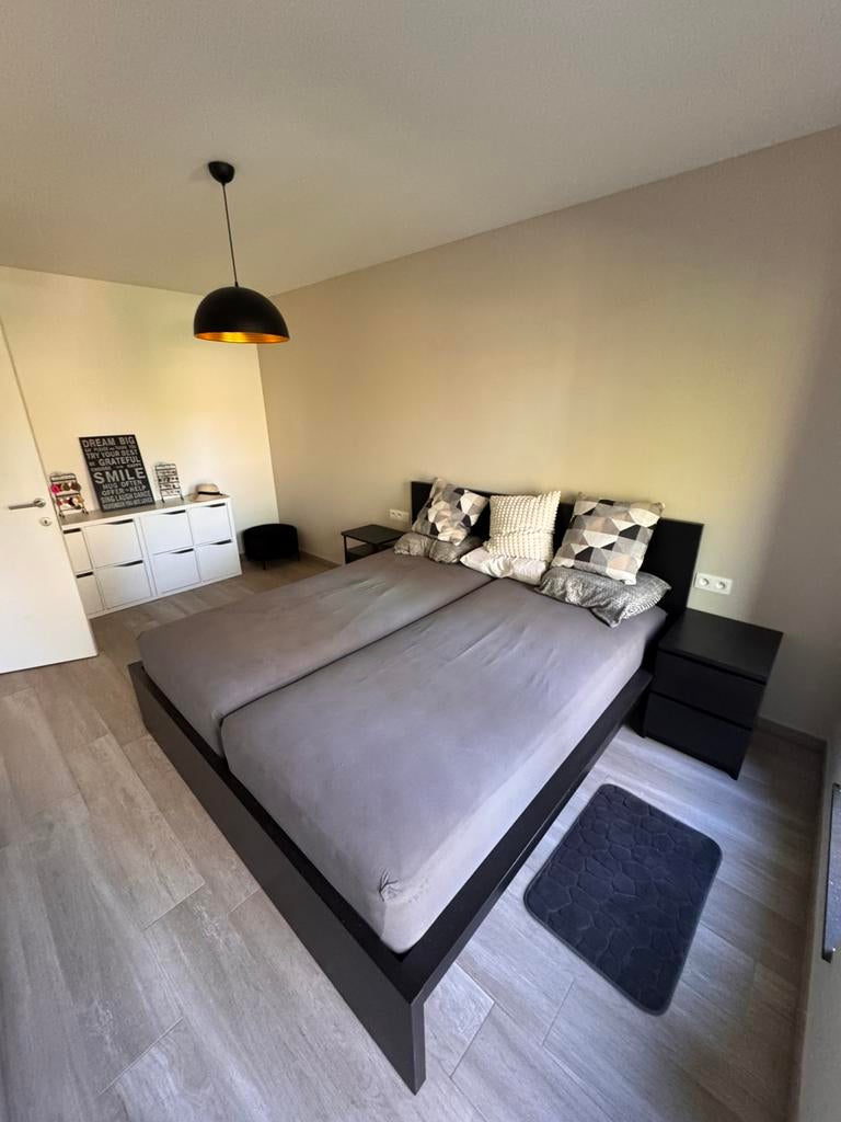 Nouveau lit Malm noir 1m80, Maison & Meubles, Neuf, Enlèvement, 180 cm, 200 cm