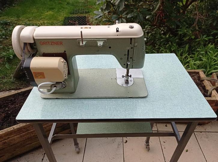 Oude naaimachine Gritzner, Antiek en Kunst, Antiek | Naaimachines, Ophalen