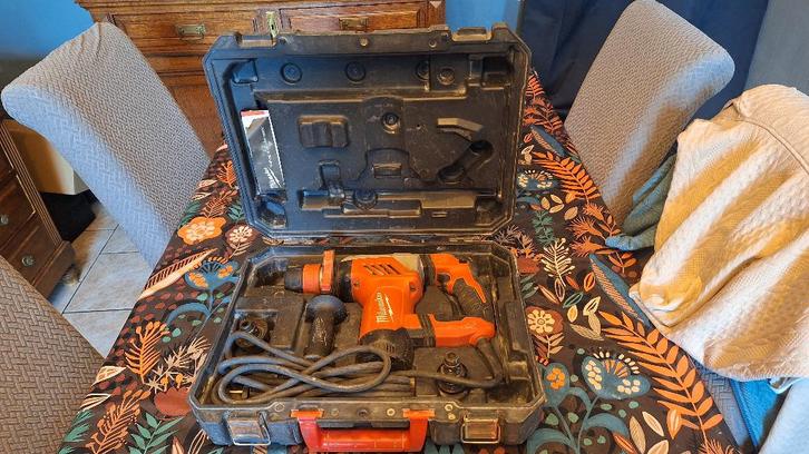 marteau perforateur Milwaukee PLH 28 XE, Bricolage & Construction, Outillage | Foreuses, Utilisé, Foreuse et Perceuse, 600 watts ou plus