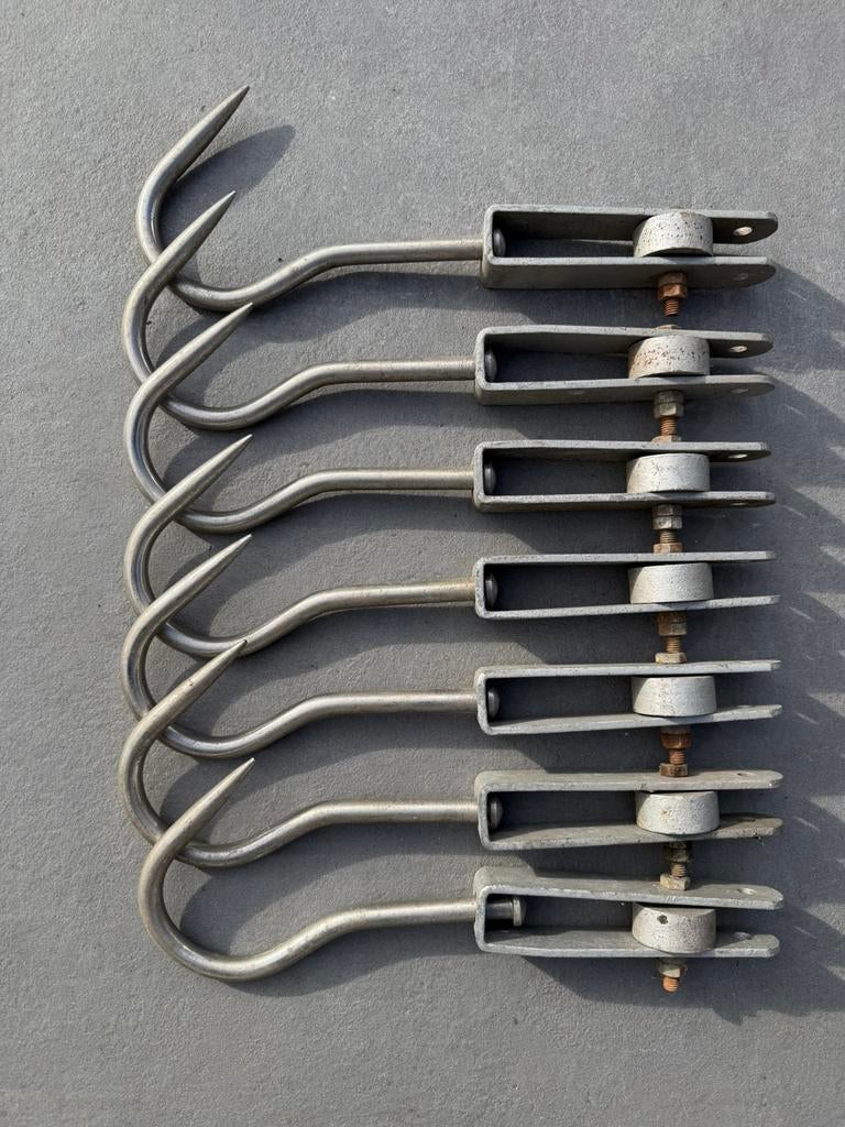 Vleeshaken op loopwielen, Enlèvement