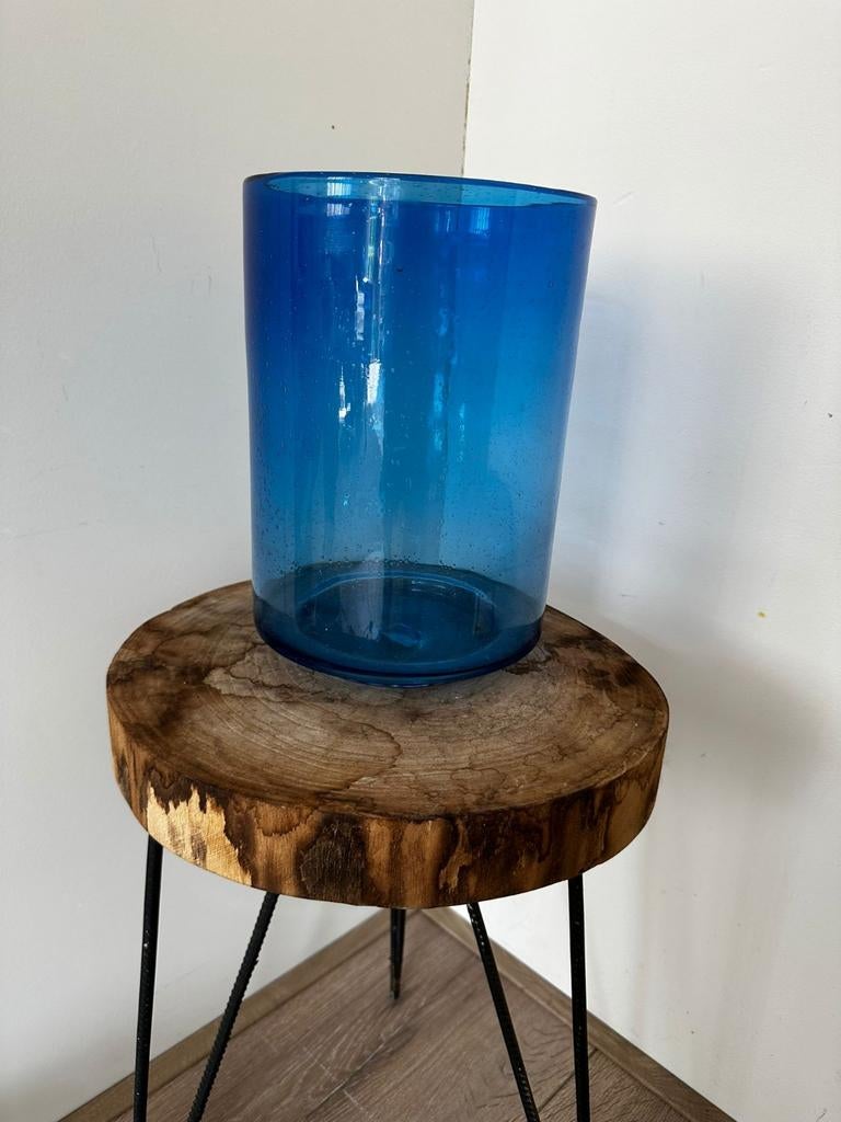 Vase à fleurs en verre bleu, comme neuf !, Enlèvement ou Envoi, Comme neuf, Bleu, Verre