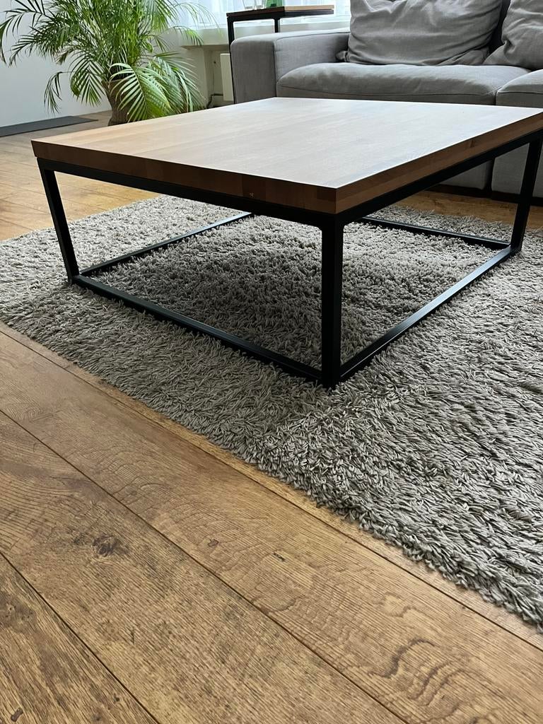 Houten salontafel met zwart metalen onderstel, Huis en Inrichting, Tafels | Salontafels, Ophalen, Zo goed als nieuw