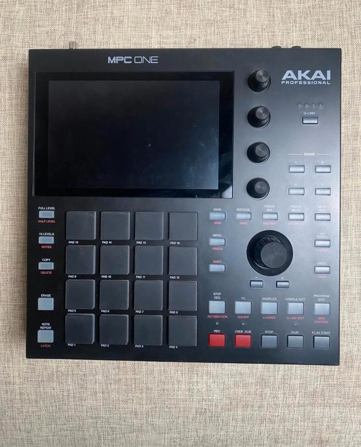 AKAI MPC ONE Decksafer/Boîte d'origine noir/noir, Musique & Instruments, Échantillonneurs, Comme neuf, Enlèvement ou Envoi