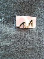 Zwarte oorbellen met pumps, Handtassen en Accessoires, Oorbellen, Overige materialen, Gebruikt, Zwart, Ophalen of Verzenden