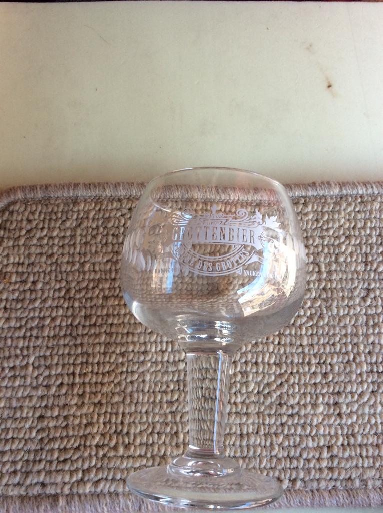 Bierglas Grottenbier, Ophalen, Zo goed als nieuw, Glas of Glazen