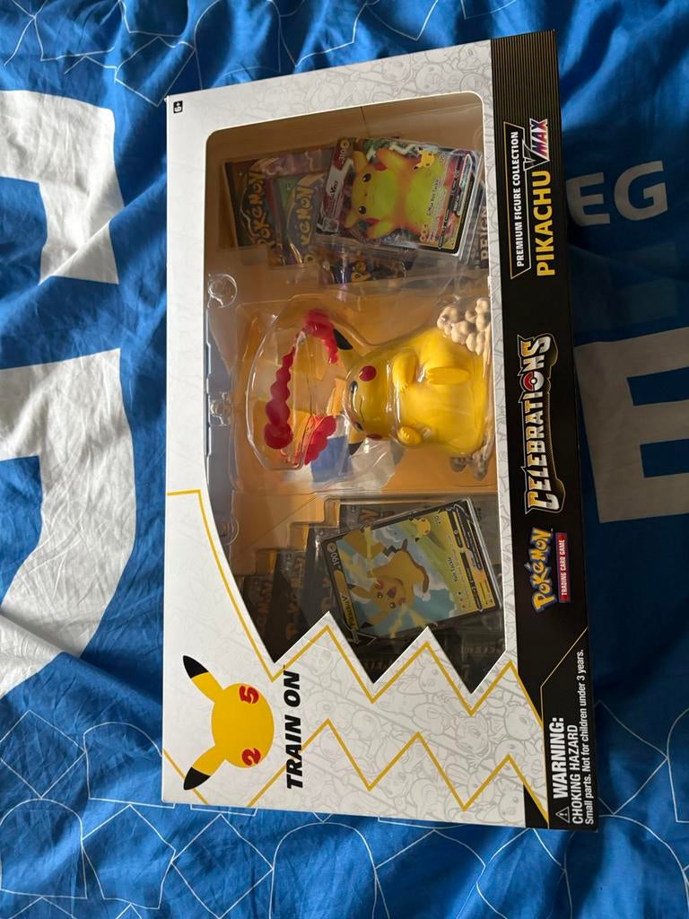 Pokemon celebrations premium figure collection pikachu vmax, Enlèvement ou Envoi, Neuf
