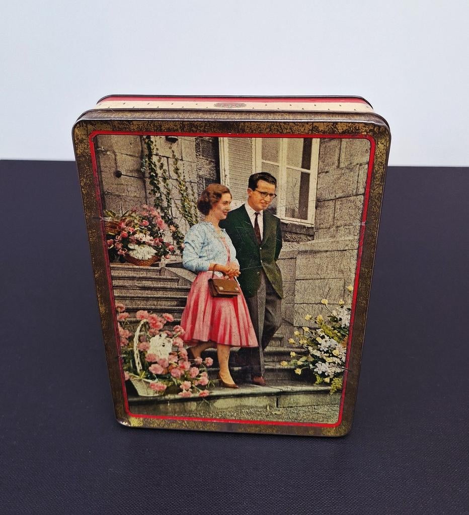 Boîte en fer blanc du roi Baudouin et de la reine Fabiola, Collections, Boîte en métal, Enlèvement ou Envoi