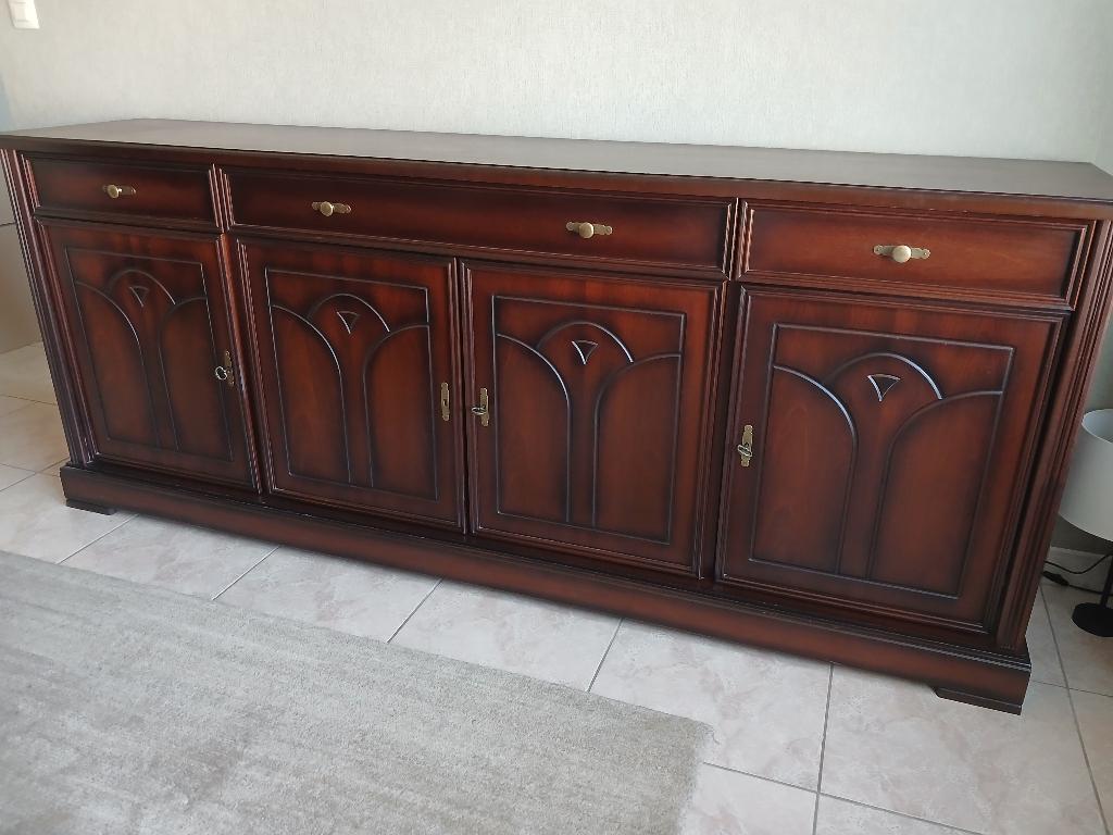 eetkamer in Engelse stijl, Ophalen, Gebruikt, Engelse stijl in kerselaar / notelaar, 4 tot 6 stoelen