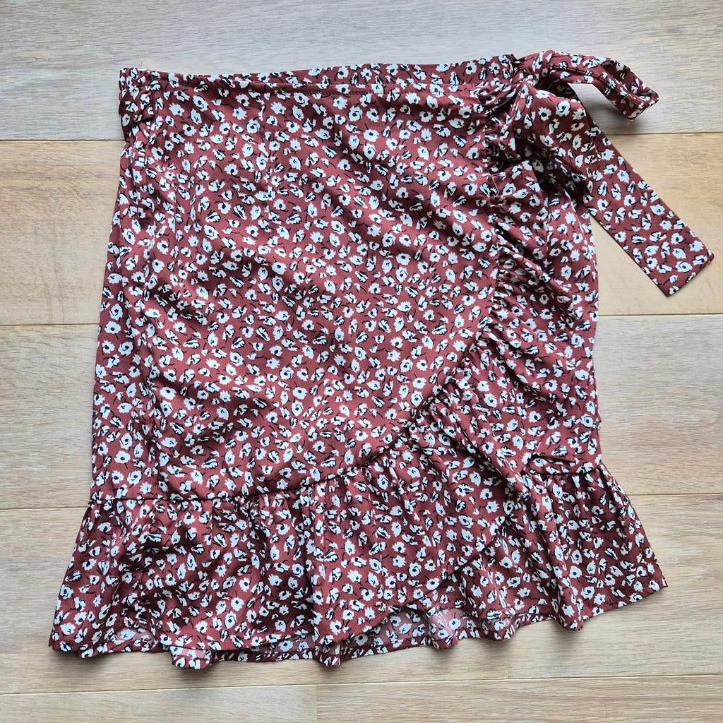 Wikkelrok met bloemenprint Only, maat XS, Kleding | Dames, Rokken, Ophalen of Verzenden, Maat 34 (XS) of kleiner