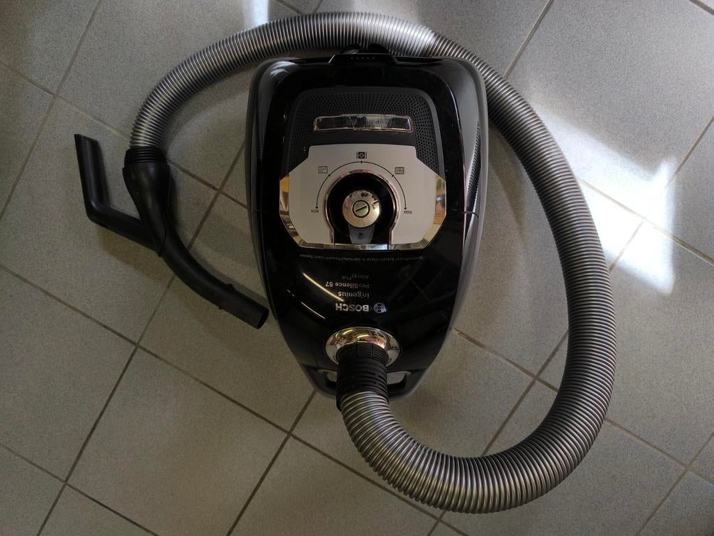 Bosch ProSilence stofzuiger BGL85SIL4/12: zeer stil + kracht, Elektronische apparatuur, Stofzuigers, Stofzak, Gebruikt, Stofzuiger