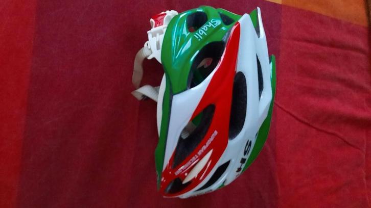 magnifique casque de vélo SH aux couleurs italiennes, Vélos & Vélomoteurs, Accessoires vélo | Casques de vélo, Comme neuf, Enlèvement ou Envoi