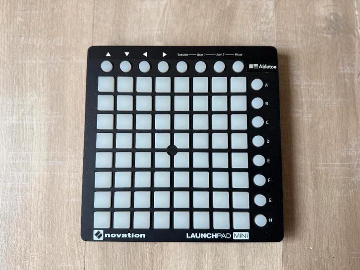 Launchpad Mini mkii, Musique & Instruments, Équipement Midi, Comme neuf, Enlèvement ou Envoi
