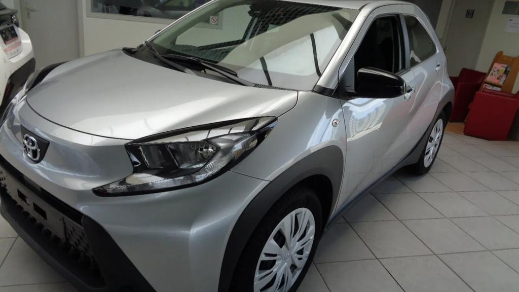Toyota Aygo X PLAY +COMFORT PACK (bj 2023), 4 zetels, Stof, Gebruikt, Euro 6