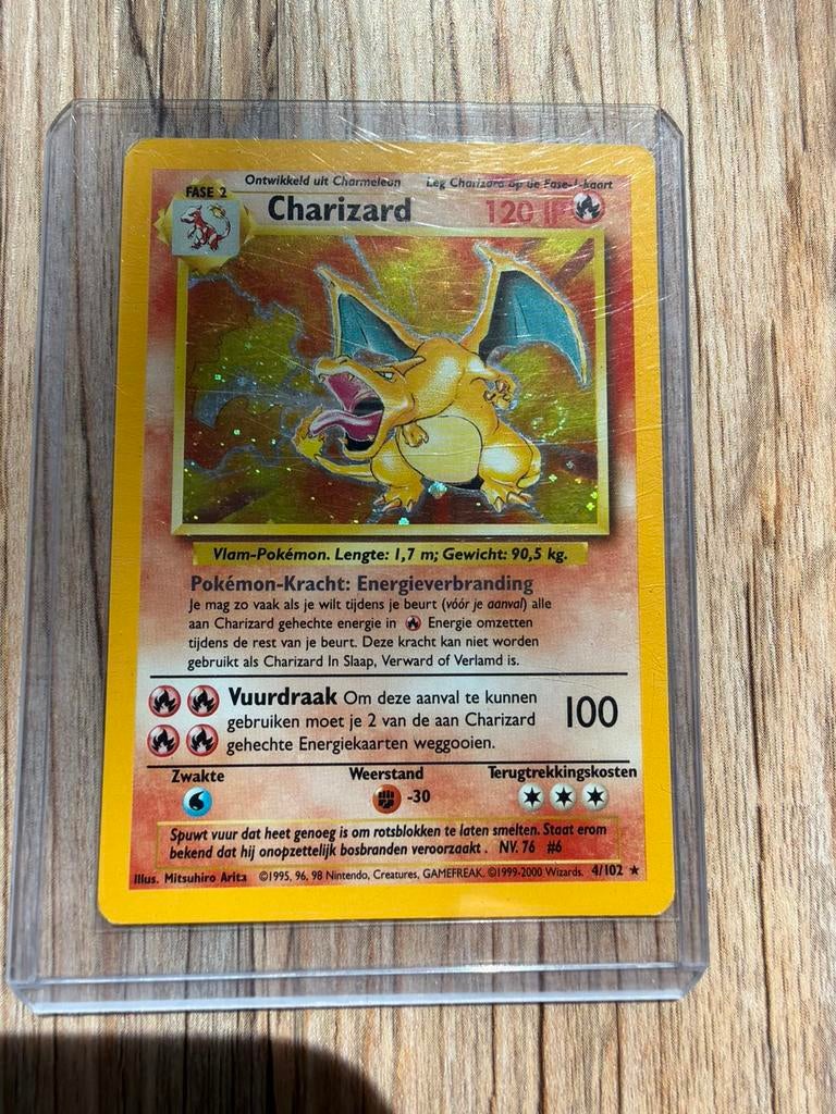 Base set charizard, Enlèvement ou Envoi, Comme neuf