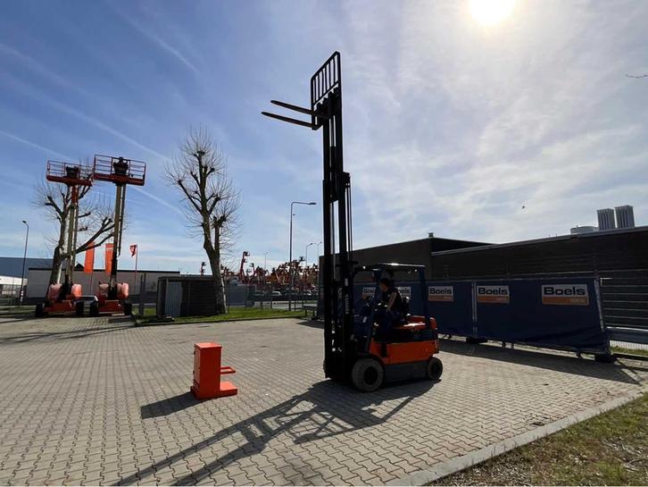 Élévateur Toyota 7FBMF25 2012, Articles professionnels, Machines & Construction | Chariots élévateurs & Transport interne, Chariot élévateur