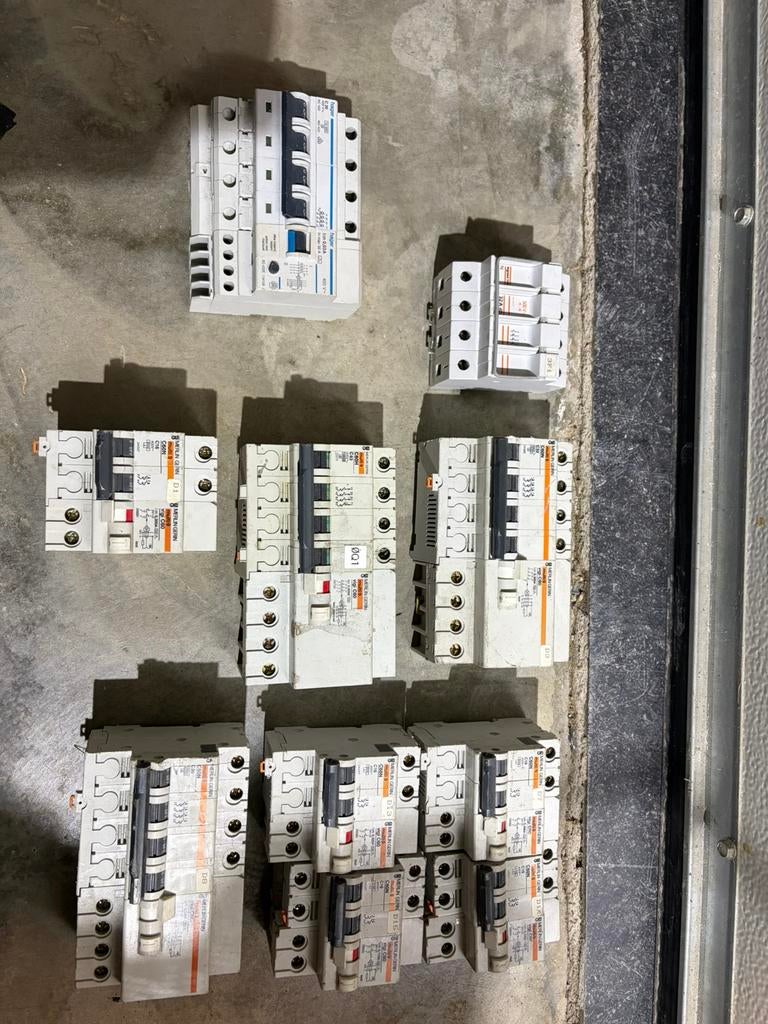 Differentieel, Doe-het-zelf en Bouw, Elektriciteit en Kabels, Ophalen, Zo goed als nieuw