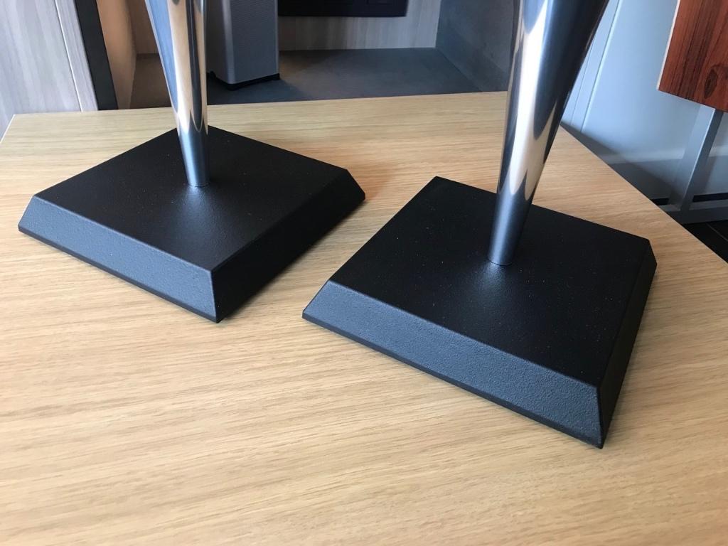 Bang & Olufsen Beolab 18 alu met zwarte lamellen - B&O, Autres marques, Info@bang-olufsen.dk, Comme neuf, Enlèvement