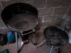 Grote(48cm) en kleine(40cm BBQ met roosters en toebehoren, Ophalen