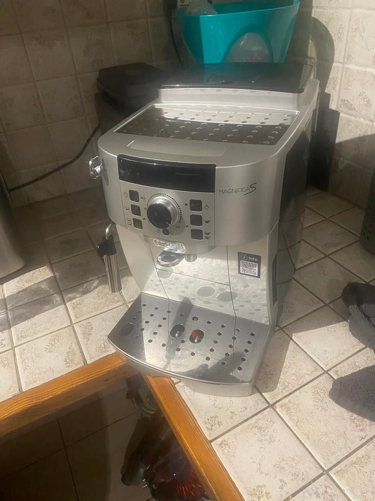 Machine à café Delongui Magnifica S, Ophalen, Zo goed als nieuw, Koffiebonen