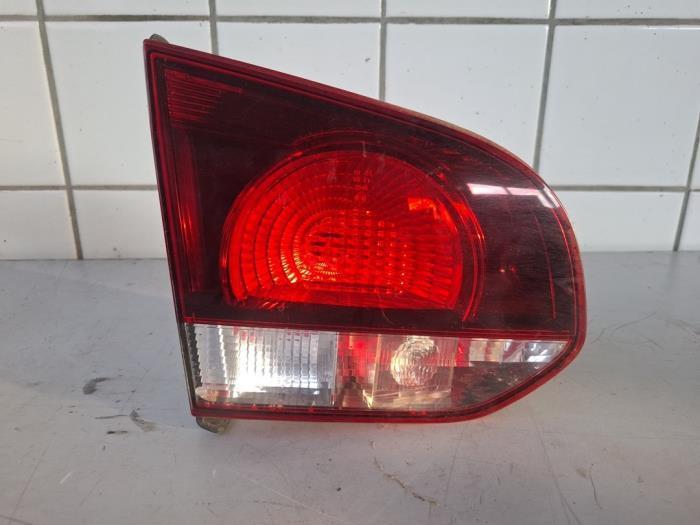 Feu arrière gauche d'un Volkswagen Golf, Autos : Pièces & Accessoires, Éclairage, Volkswagen, Utilisé, 3 mois de garantie, Enlèvement ou Envoi
