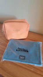 Trousses  Clarins + Jean Paul Gaultier, Bijoux, Sacs & Beauté, Trousses de toilette, Enlèvement ou Envoi, Neuf, Autres couleurs