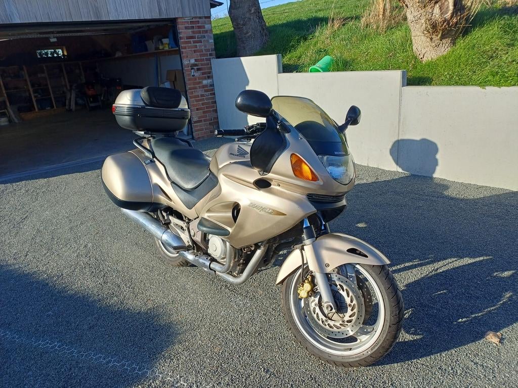 Honda Deauville 650cc, Motoren, Motoren | Honda, Particulier, Toermotor, 2 cilinders, Motorrijbewijs A, Cardan-aandrijving, Nieuw